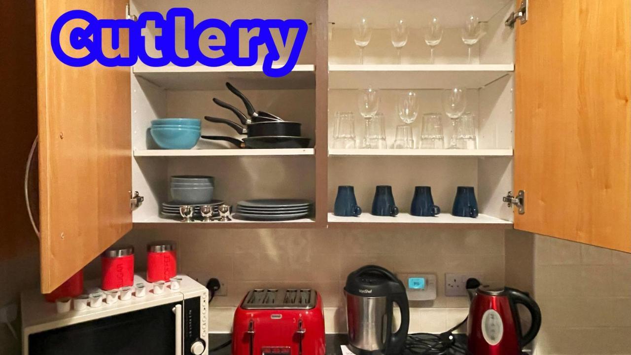 2 Bedrooms Entire Apartment Self Check In Kelty Luaran gambar