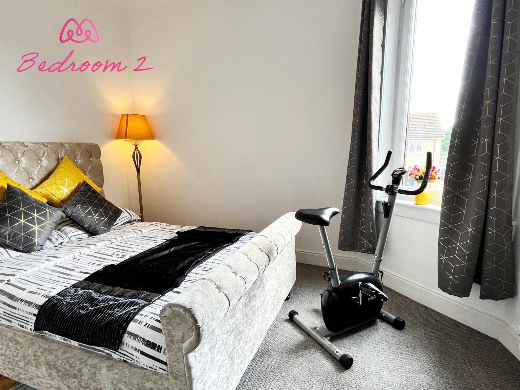2 Bedrooms Entire Apartment Self Check In Kelty Luaran gambar