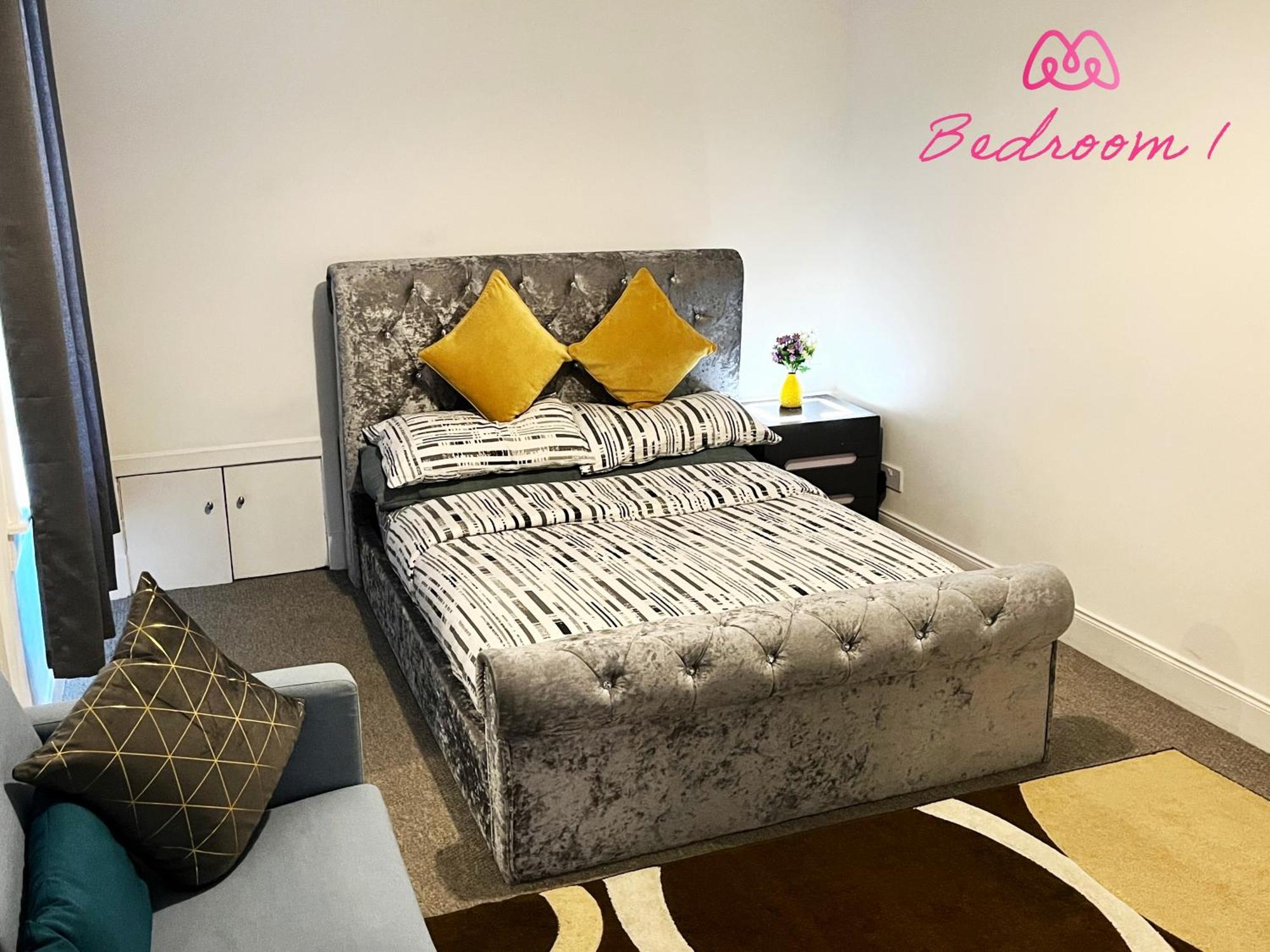 2 Bedrooms Entire Apartment Self Check In Kelty Luaran gambar