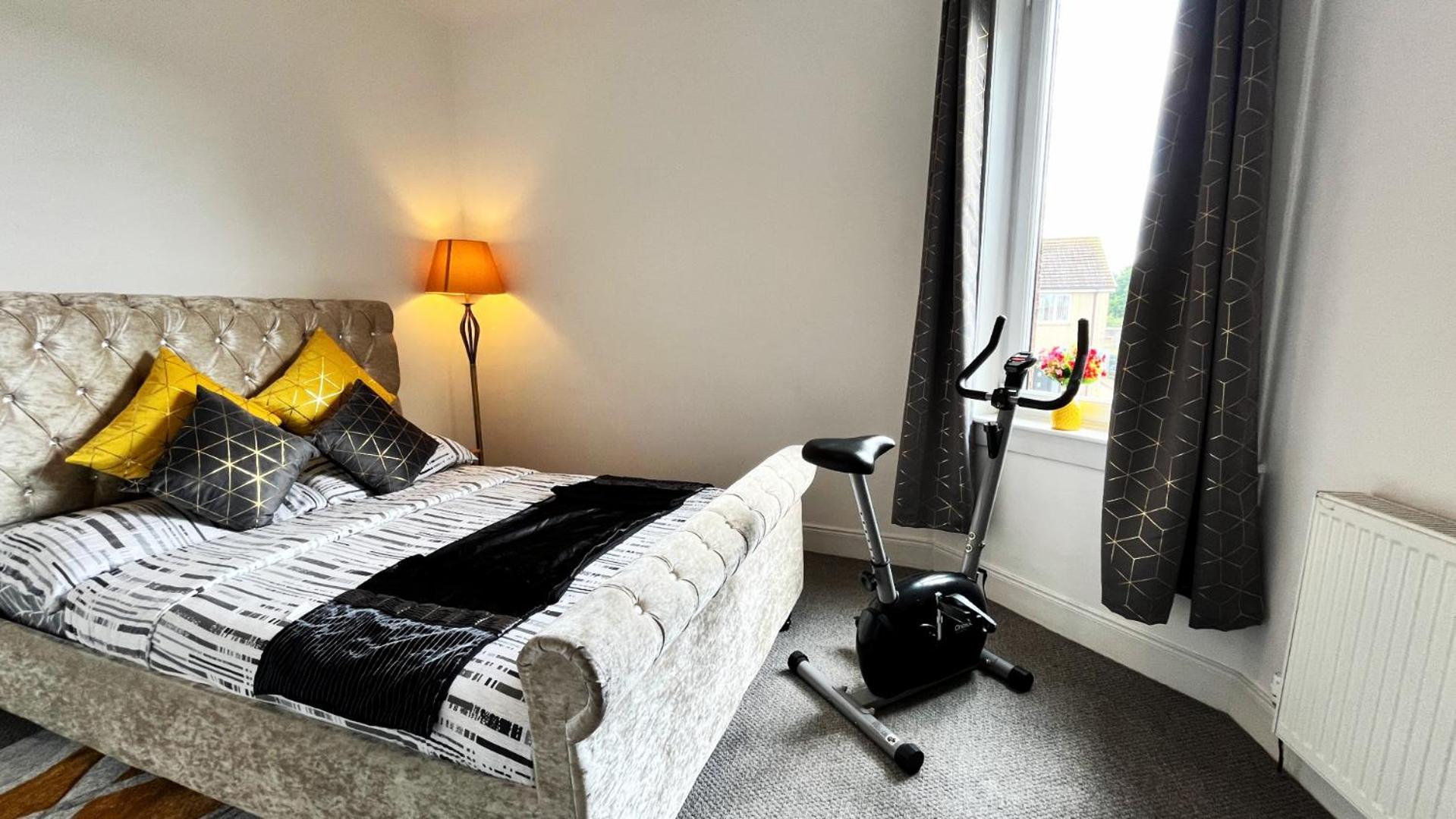 2 Bedrooms Entire Apartment Self Check In Kelty Luaran gambar